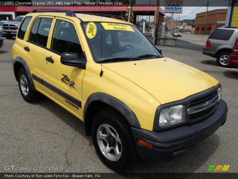 Yellow / Medium Gray 2003 Chevrolet Tracker ZR2 4WD Hard Top