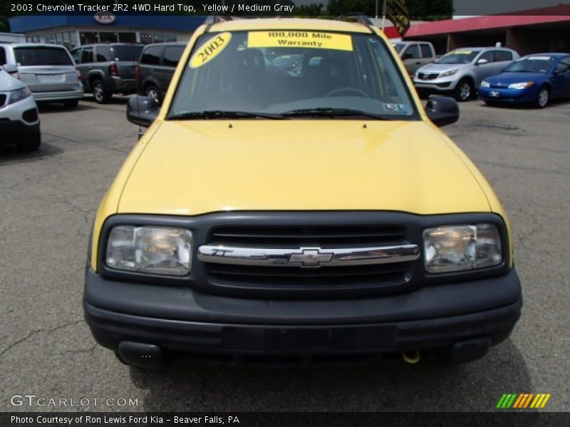 Yellow / Medium Gray 2003 Chevrolet Tracker ZR2 4WD Hard Top