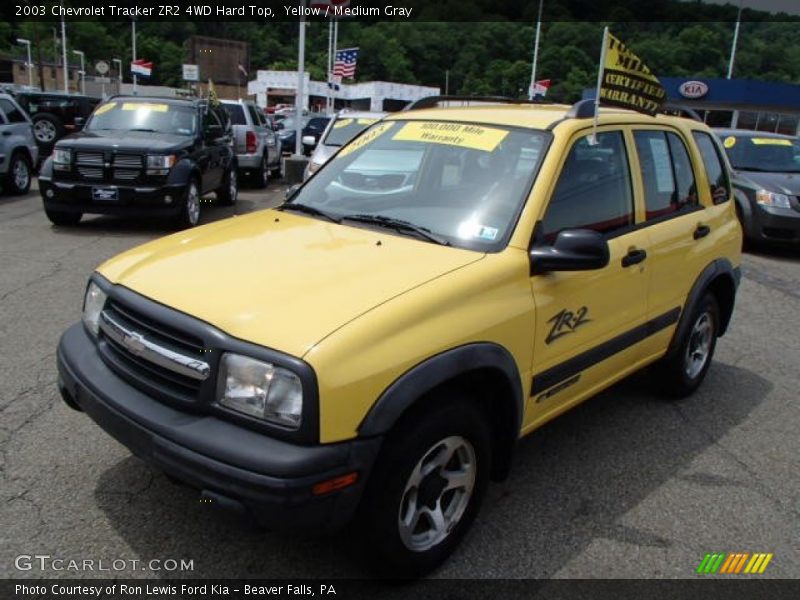 Yellow / Medium Gray 2003 Chevrolet Tracker ZR2 4WD Hard Top