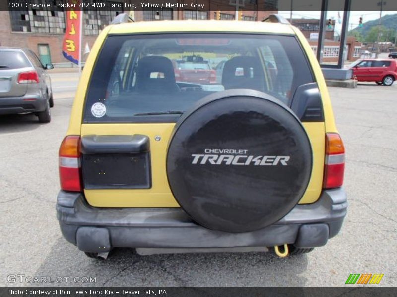 Yellow / Medium Gray 2003 Chevrolet Tracker ZR2 4WD Hard Top