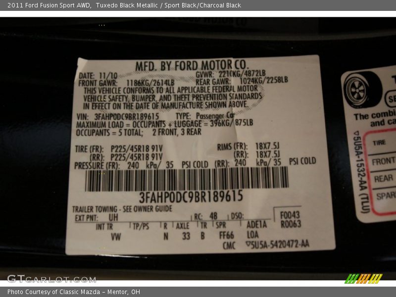 Tuxedo Black Metallic / Sport Black/Charcoal Black 2011 Ford Fusion Sport AWD