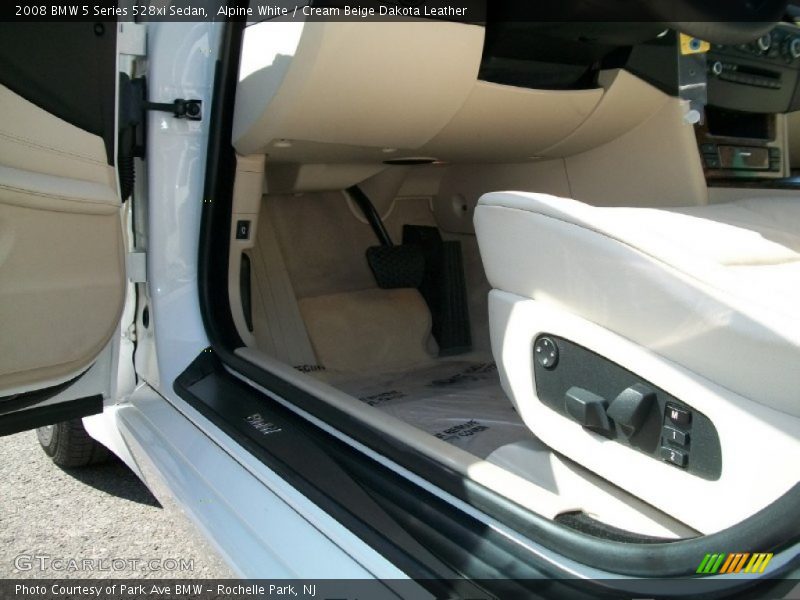 Alpine White / Cream Beige Dakota Leather 2008 BMW 5 Series 528xi Sedan