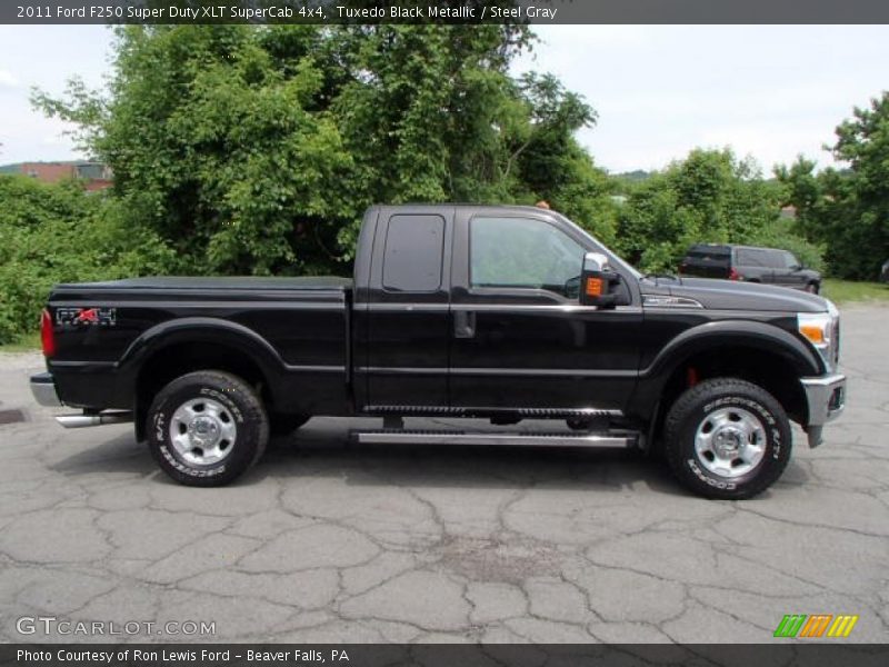 Tuxedo Black Metallic / Steel Gray 2011 Ford F250 Super Duty XLT SuperCab 4x4