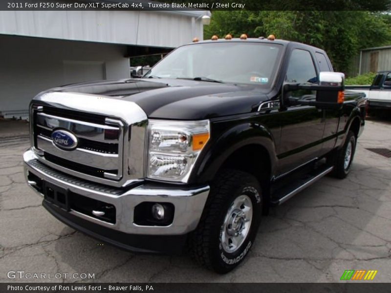 Tuxedo Black Metallic / Steel Gray 2011 Ford F250 Super Duty XLT SuperCab 4x4