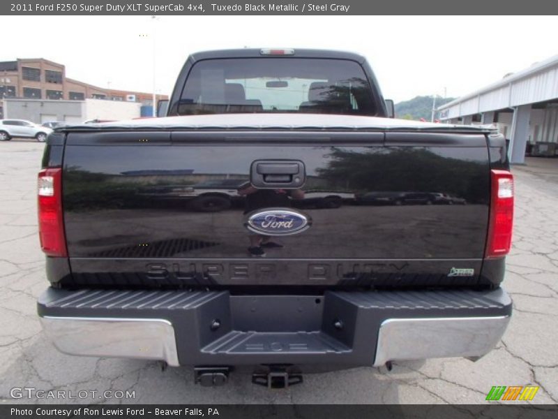 Tuxedo Black Metallic / Steel Gray 2011 Ford F250 Super Duty XLT SuperCab 4x4