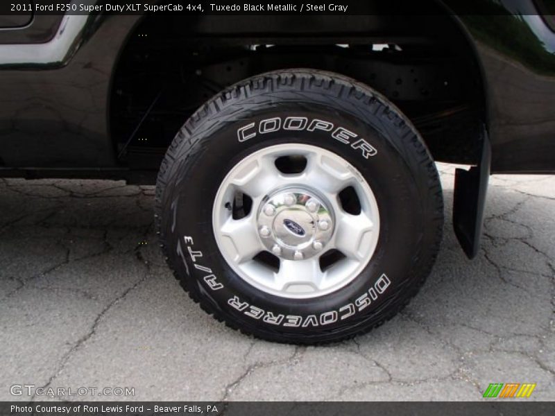 Tuxedo Black Metallic / Steel Gray 2011 Ford F250 Super Duty XLT SuperCab 4x4