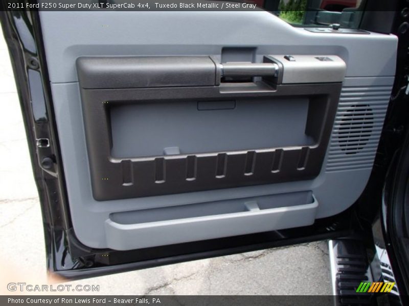 Tuxedo Black Metallic / Steel Gray 2011 Ford F250 Super Duty XLT SuperCab 4x4