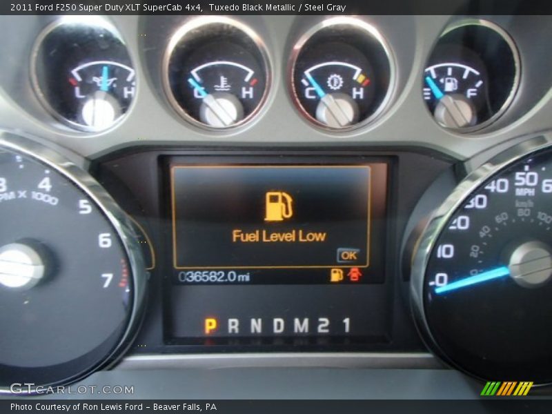 Tuxedo Black Metallic / Steel Gray 2011 Ford F250 Super Duty XLT SuperCab 4x4