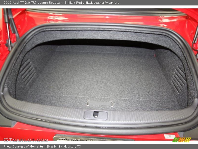  2010 TT 2.0 TFSI quattro Roadster Trunk