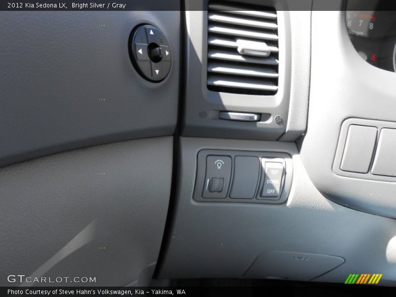 Bright Silver / Gray 2012 Kia Sedona LX