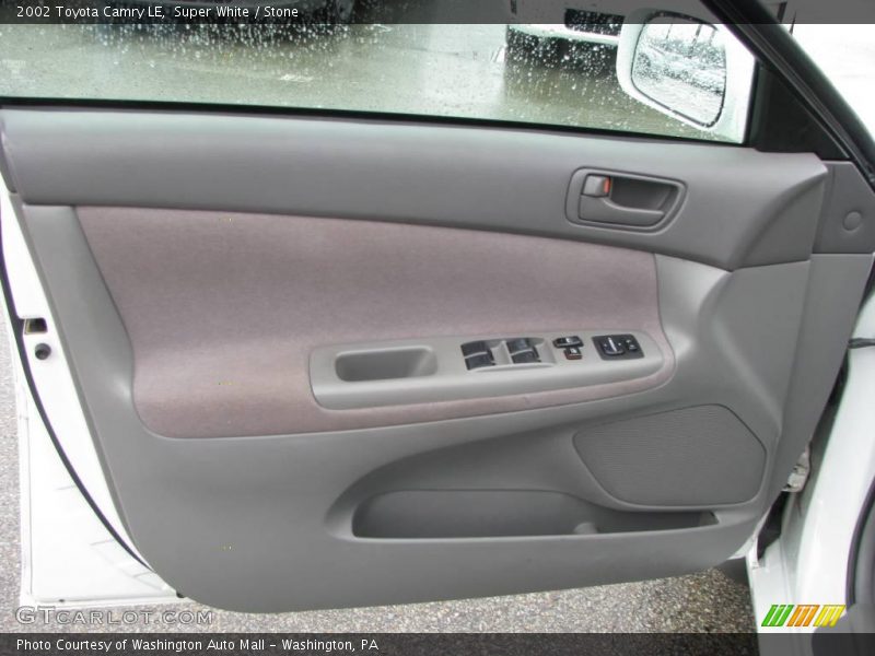 Super White / Stone 2002 Toyota Camry LE