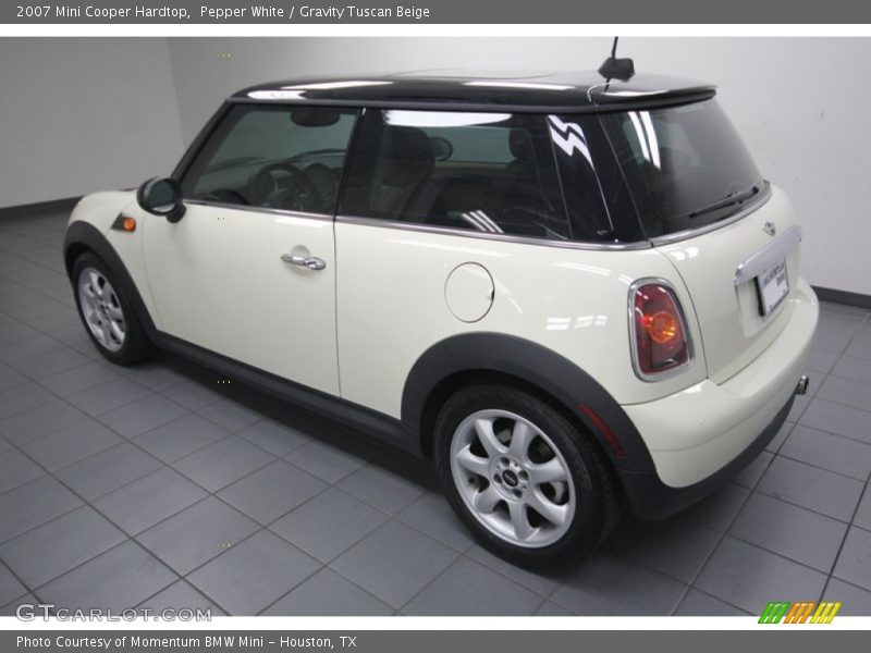 Pepper White / Gravity Tuscan Beige 2007 Mini Cooper Hardtop