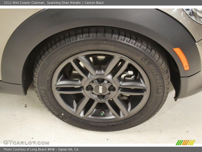 Sparkling Silver Metallic / Carbon Black 2011 Mini Cooper Clubman