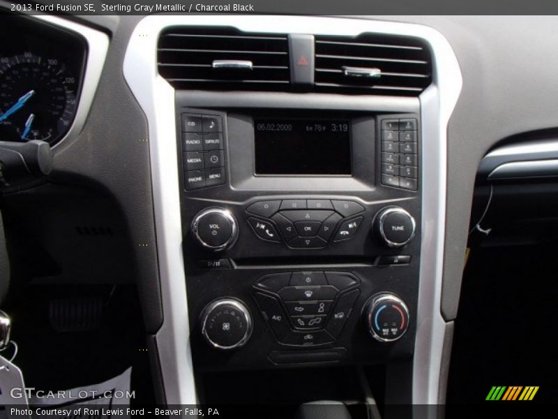 Sterling Gray Metallic / Charcoal Black 2013 Ford Fusion SE