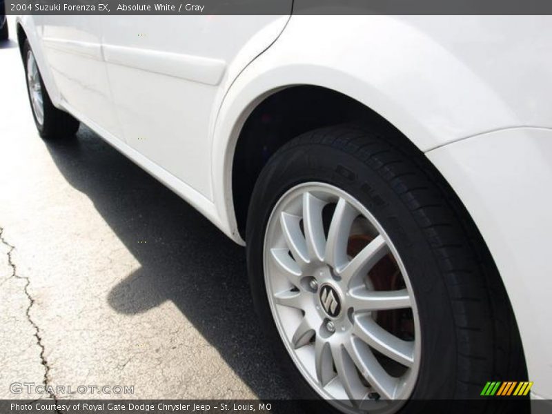 Absolute White / Gray 2004 Suzuki Forenza EX