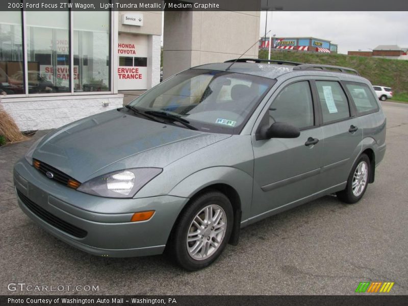 Light Tundra Metallic / Medium Graphite 2003 Ford Focus ZTW Wagon