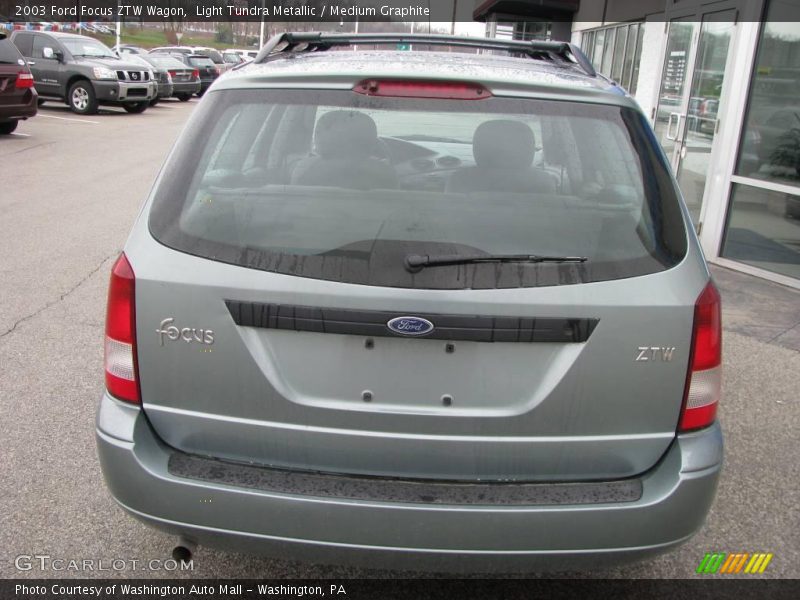Light Tundra Metallic / Medium Graphite 2003 Ford Focus ZTW Wagon