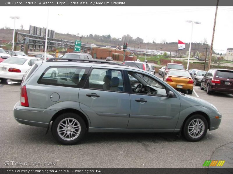 Light Tundra Metallic / Medium Graphite 2003 Ford Focus ZTW Wagon