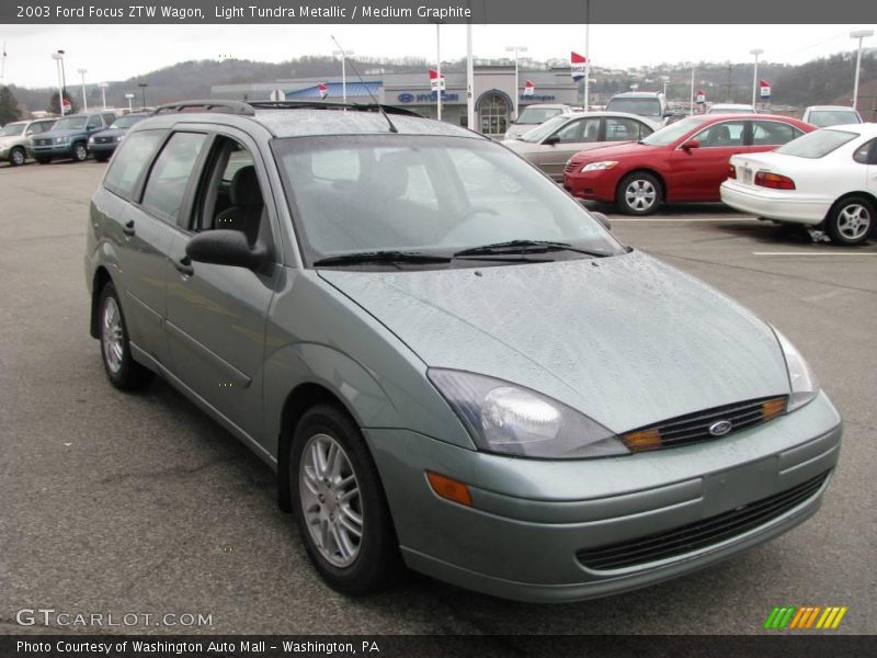 Light Tundra Metallic / Medium Graphite 2003 Ford Focus ZTW Wagon