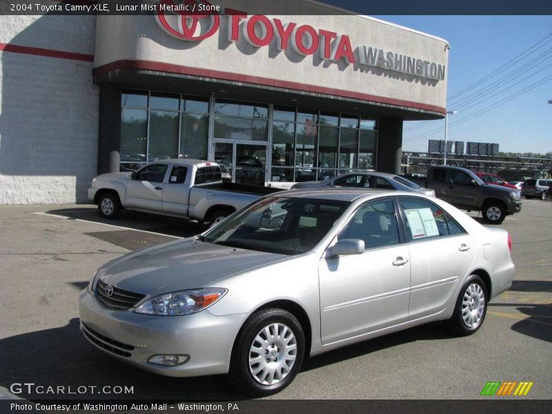 Lunar Mist Metallic / Stone 2004 Toyota Camry XLE