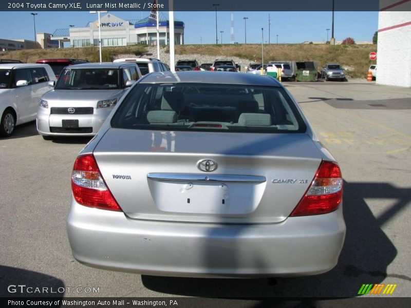 Lunar Mist Metallic / Stone 2004 Toyota Camry XLE