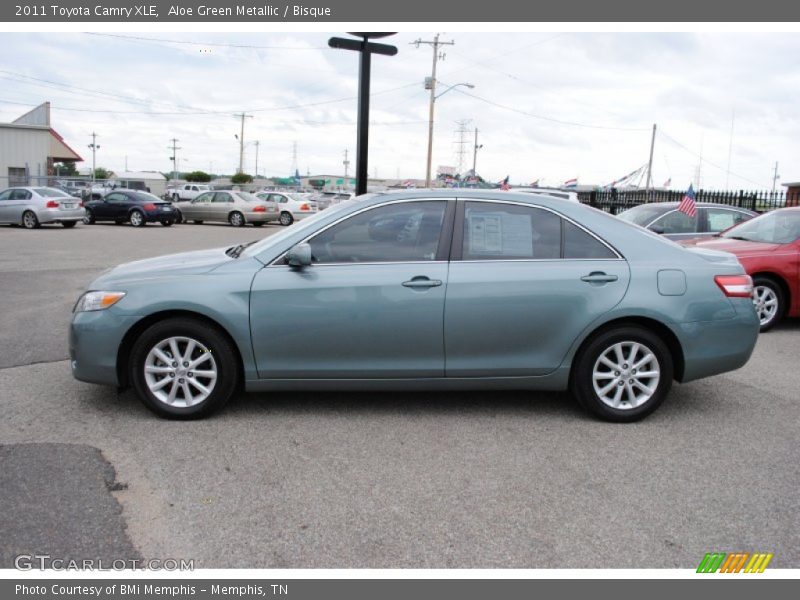 Aloe Green Metallic / Bisque 2011 Toyota Camry XLE