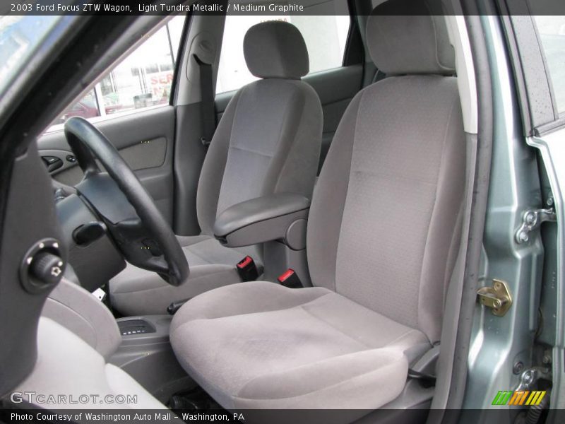 Light Tundra Metallic / Medium Graphite 2003 Ford Focus ZTW Wagon