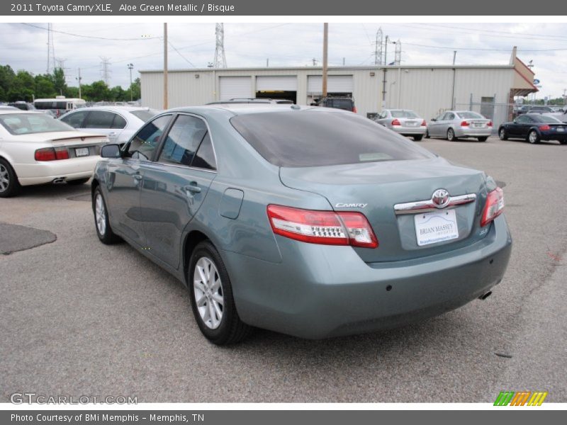 Aloe Green Metallic / Bisque 2011 Toyota Camry XLE
