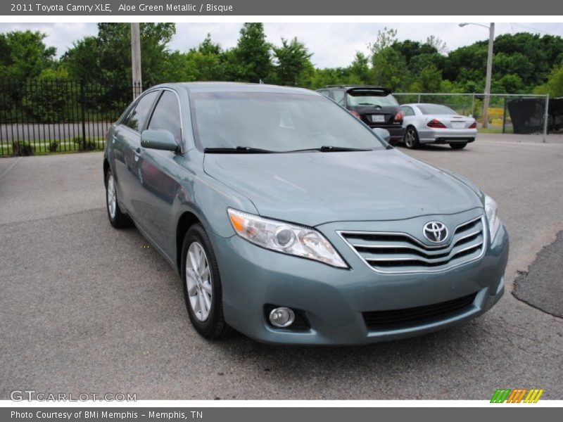 Aloe Green Metallic / Bisque 2011 Toyota Camry XLE