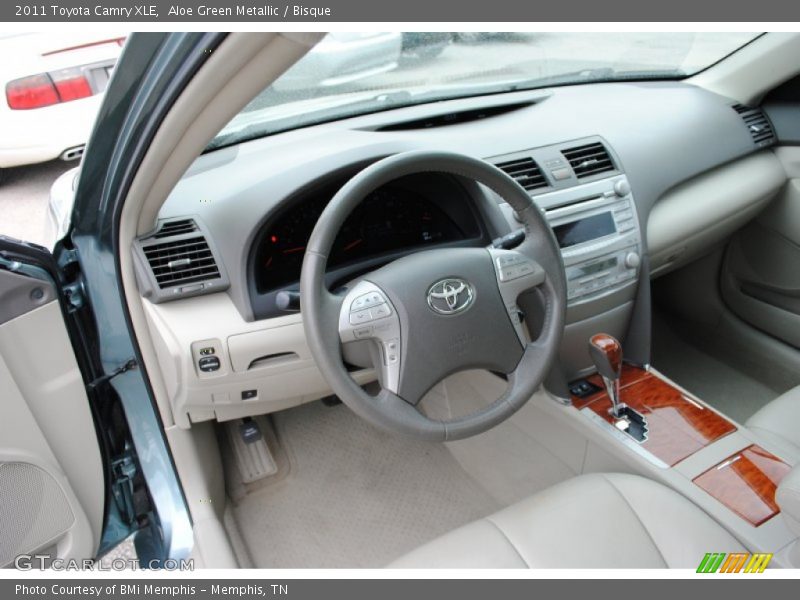 Aloe Green Metallic / Bisque 2011 Toyota Camry XLE