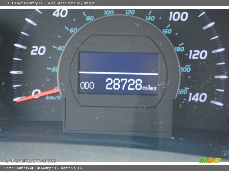 Aloe Green Metallic / Bisque 2011 Toyota Camry XLE