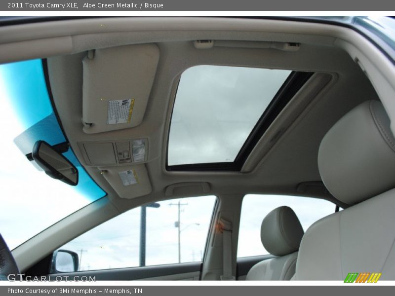 Aloe Green Metallic / Bisque 2011 Toyota Camry XLE