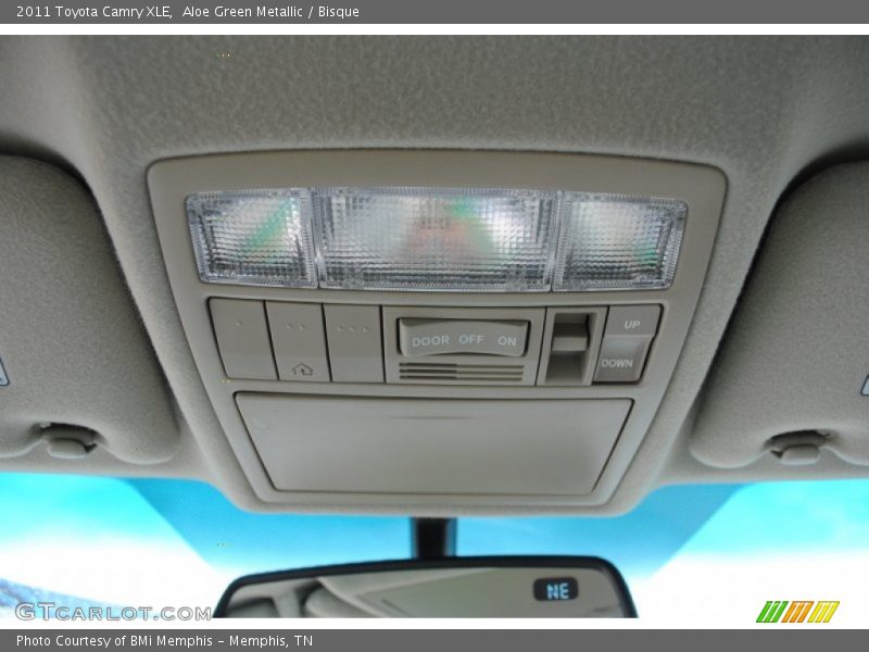 Aloe Green Metallic / Bisque 2011 Toyota Camry XLE