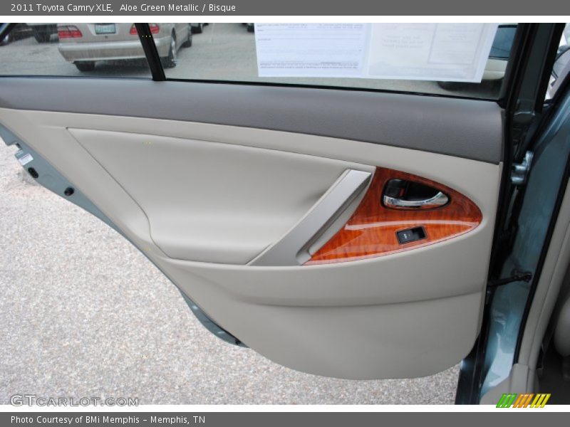 Aloe Green Metallic / Bisque 2011 Toyota Camry XLE