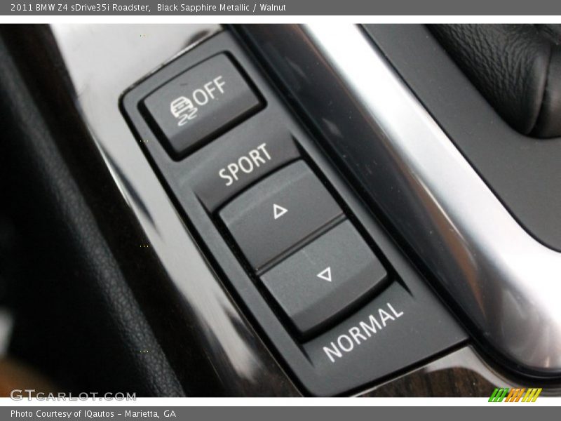 Controls of 2011 Z4 sDrive35i Roadster