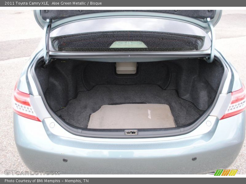 Aloe Green Metallic / Bisque 2011 Toyota Camry XLE