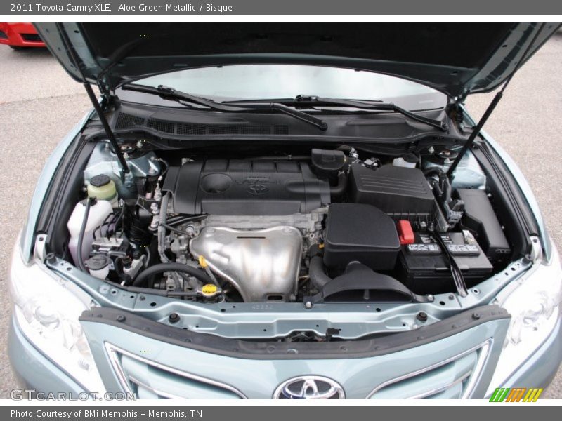 Aloe Green Metallic / Bisque 2011 Toyota Camry XLE