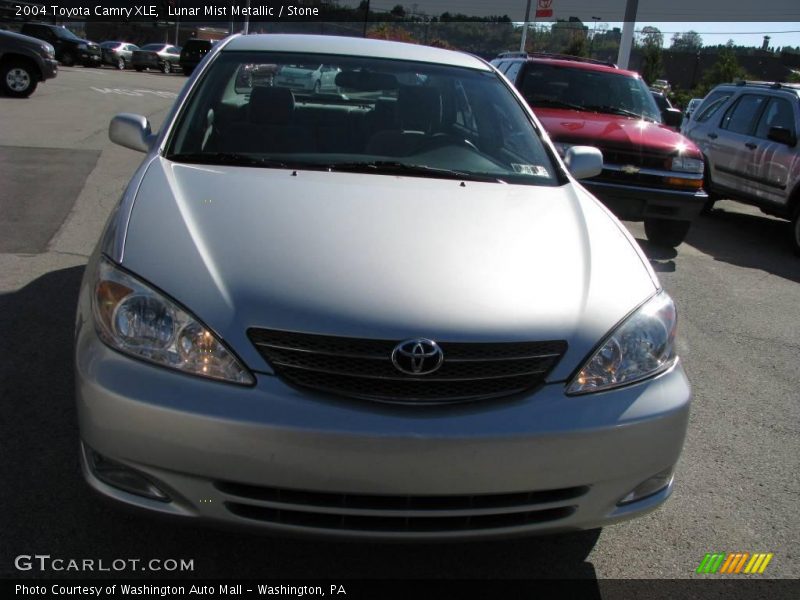 Lunar Mist Metallic / Stone 2004 Toyota Camry XLE