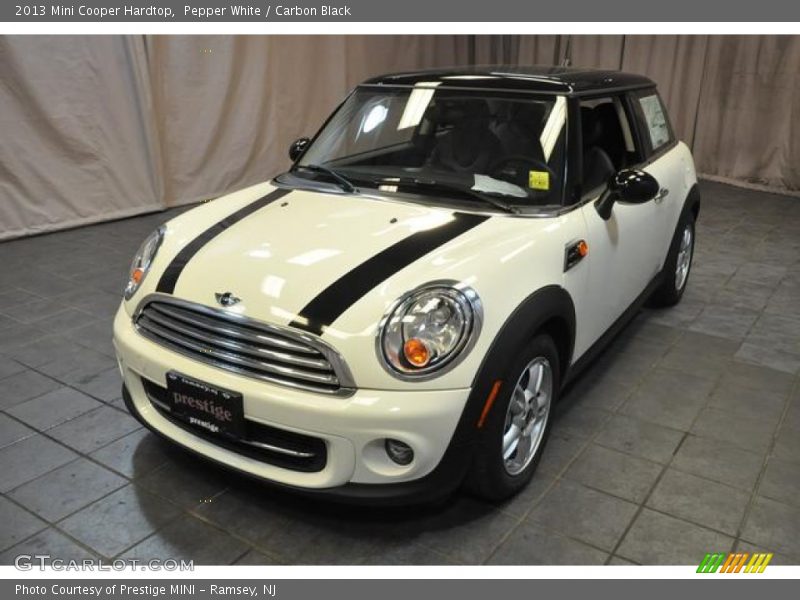 Pepper White / Carbon Black 2013 Mini Cooper Hardtop