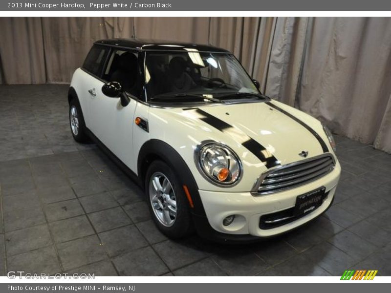 Pepper White / Carbon Black 2013 Mini Cooper Hardtop