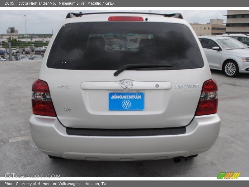 Millenium Silver Metallic / Gray 2005 Toyota Highlander V6