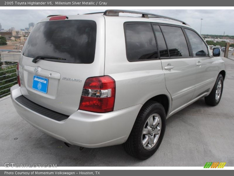 Millenium Silver Metallic / Gray 2005 Toyota Highlander V6