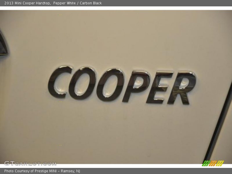 Pepper White / Carbon Black 2013 Mini Cooper Hardtop