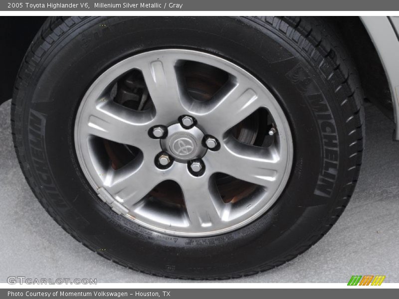 Millenium Silver Metallic / Gray 2005 Toyota Highlander V6