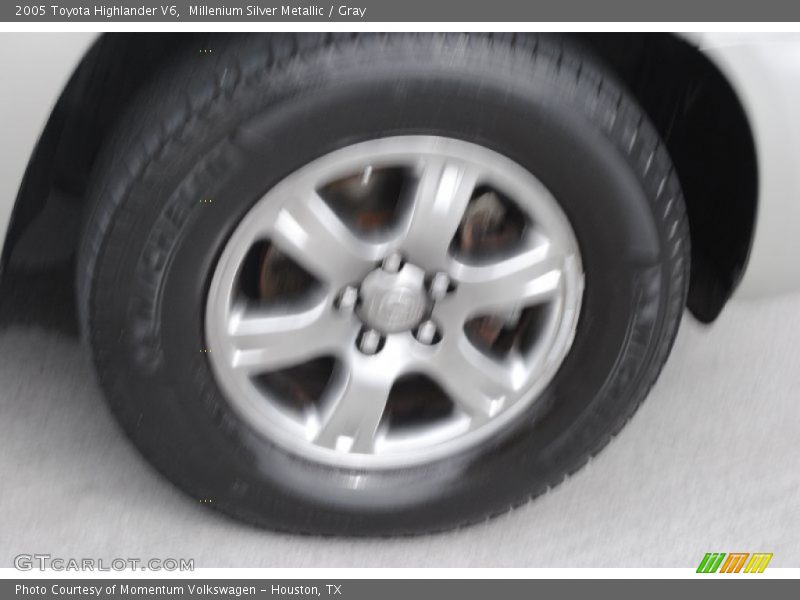 Millenium Silver Metallic / Gray 2005 Toyota Highlander V6