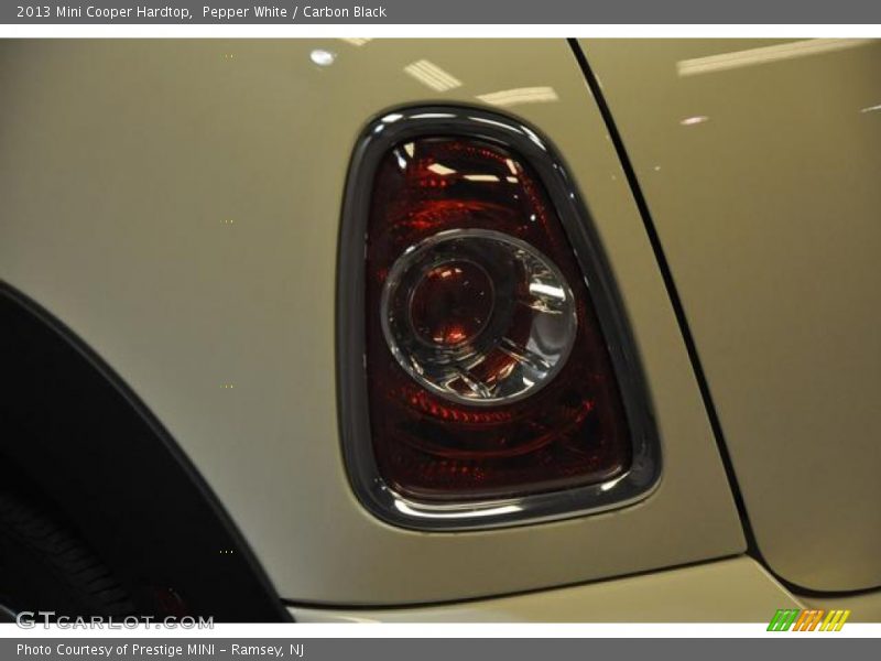 Pepper White / Carbon Black 2013 Mini Cooper Hardtop