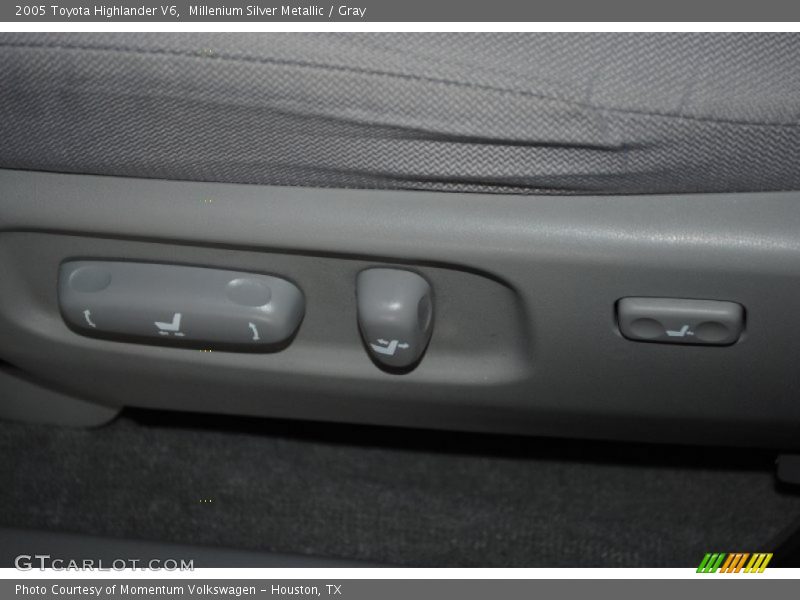 Millenium Silver Metallic / Gray 2005 Toyota Highlander V6