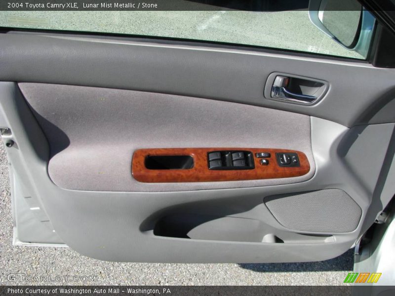 Lunar Mist Metallic / Stone 2004 Toyota Camry XLE