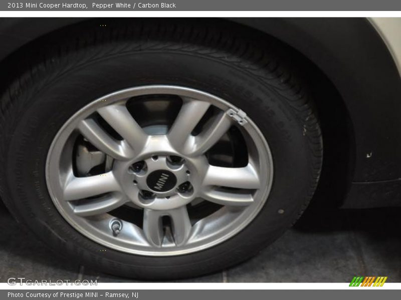 Pepper White / Carbon Black 2013 Mini Cooper Hardtop