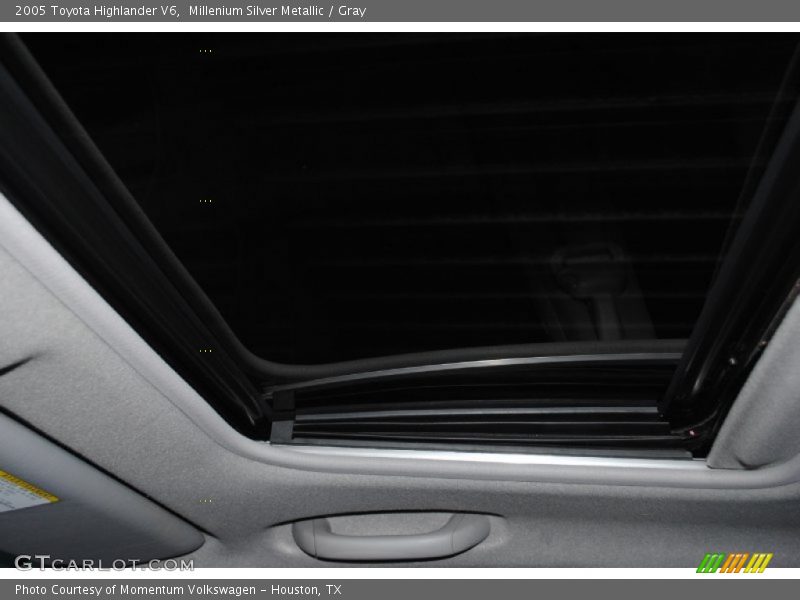 Millenium Silver Metallic / Gray 2005 Toyota Highlander V6